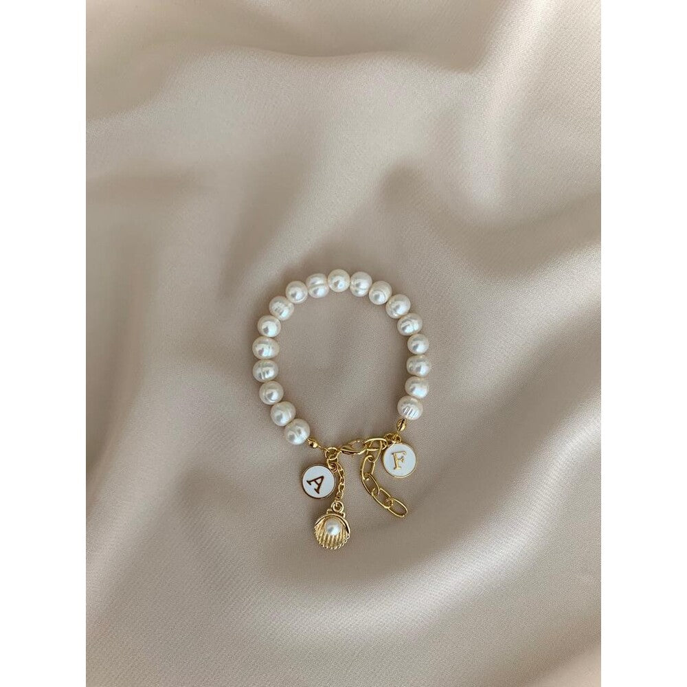 Elegante Zoetwater Parel Armband met Persoonlijke Letter Bedel 🦪